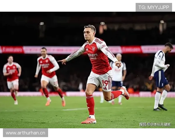 锋线竞争中的生存法则:特罗萨德如何争夺位置