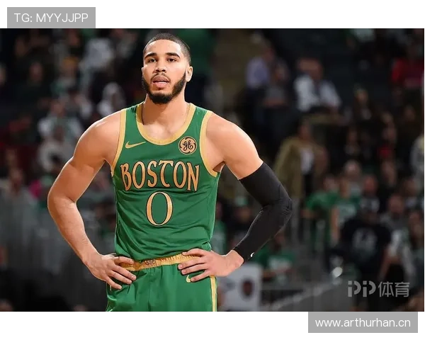 埃琳·安德森凌晨四点喝冰美式练投篮，这谁顶得住啊